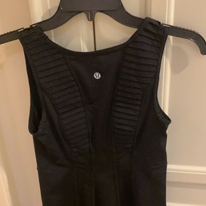 EUC lululemon tank size 4 black